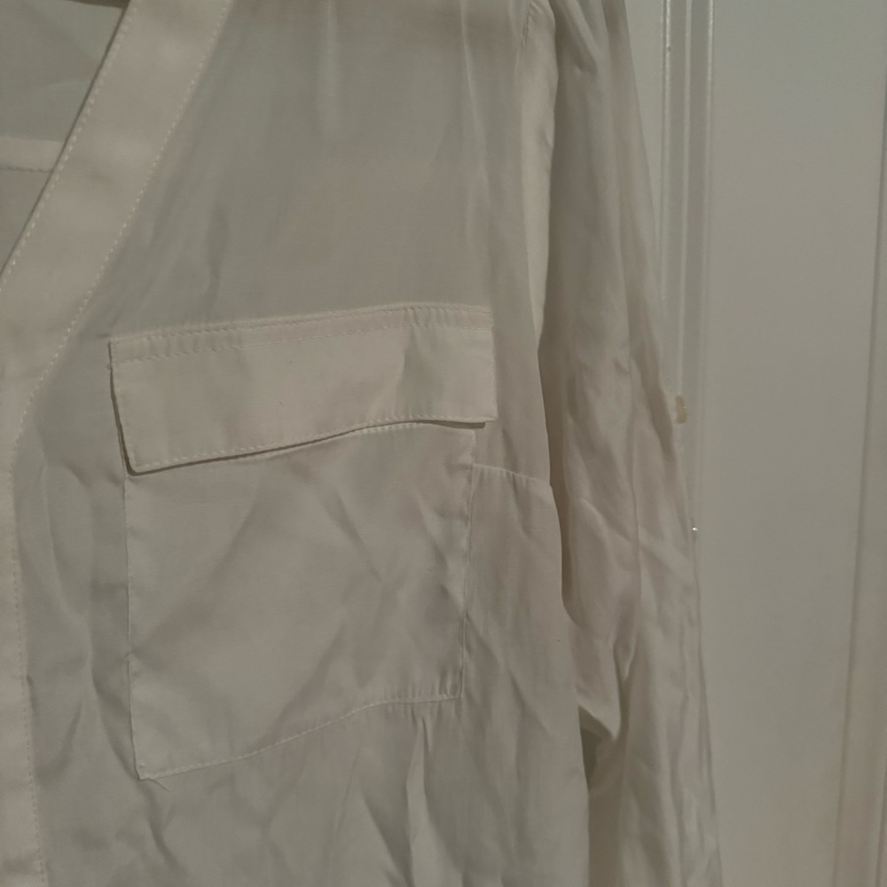 Express Front Pocket Blouse - Picture 5 of 5